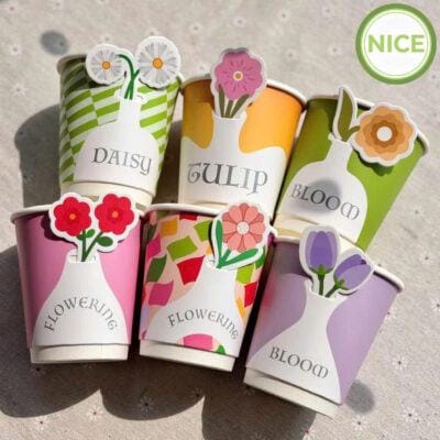 Ly giấy gắn sticker dễ thương cho cà phê, trà sữa